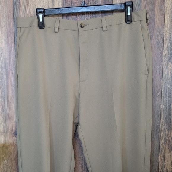 Haggar Men's Tan Chino Stretch Waist Dress Pants 38 x 30    P173 - Picture 3 of 8